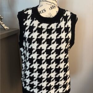 Evereve Houndstooth Knit Vest